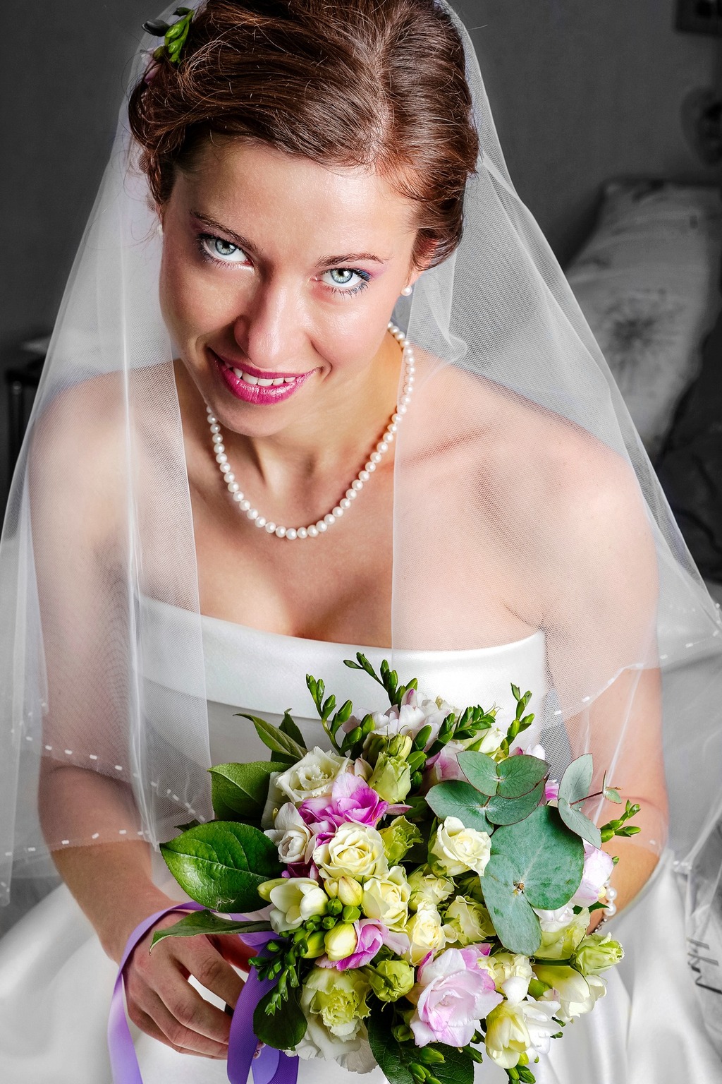Portrait de mariée avec bouquet photographié à Carcassonne